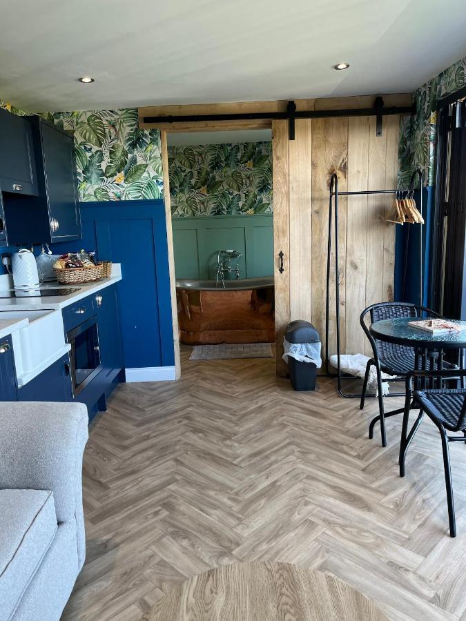The Rhossili Bay Secret Villa Суонзи Екстериор снимка